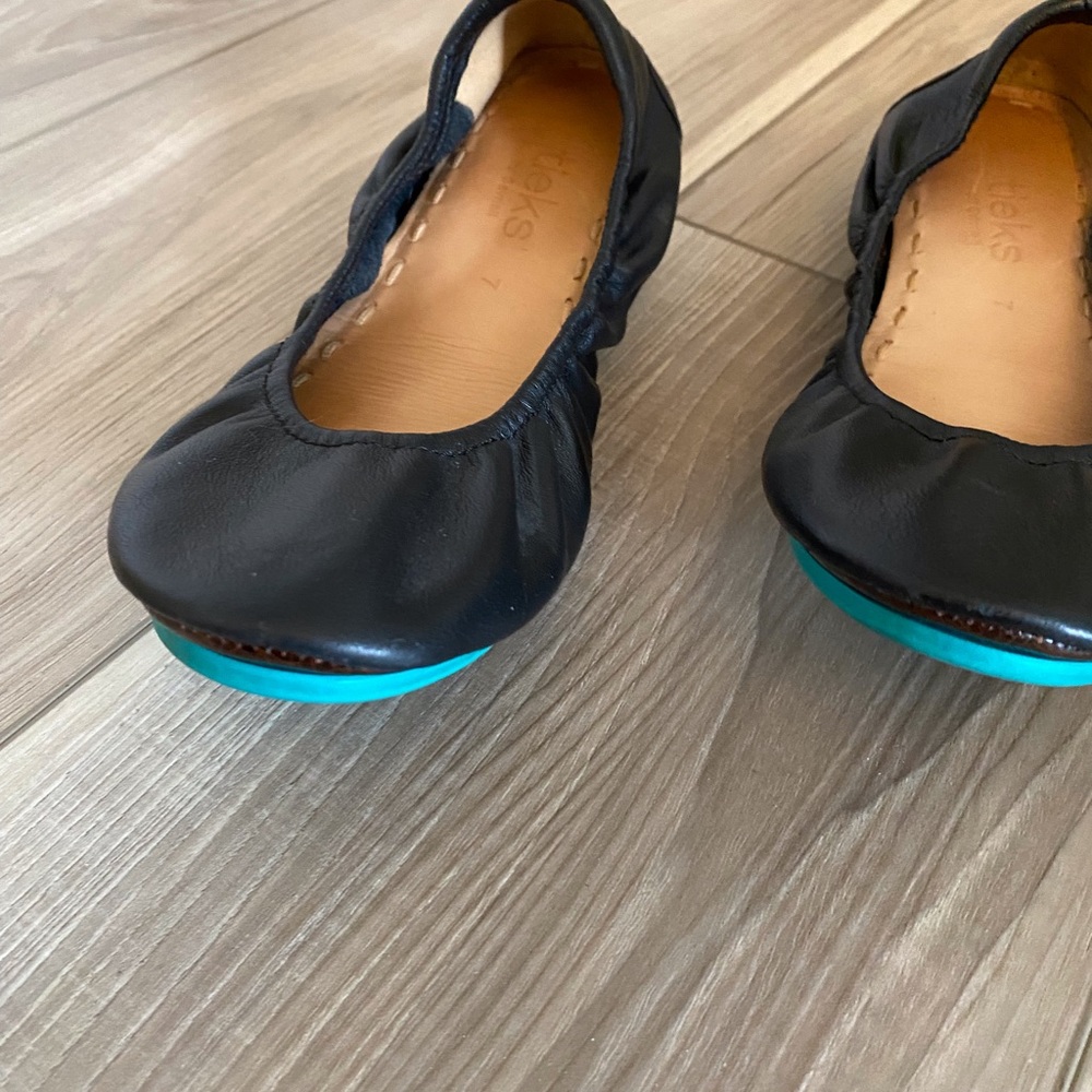 Tieks black size 7